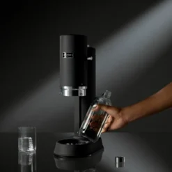 AARKE Wassersprudler Carbonator Pro Mattte Black Schwarz Glasflasche Edelstahl 18 AARKE Wassersprudler Carbonator Pro Mattte Black Schwarz Glasflasche Edelstahl -Brutzellust Verkaufsgeschäft 200c1bab93e95671ae7b0a55847a4f68