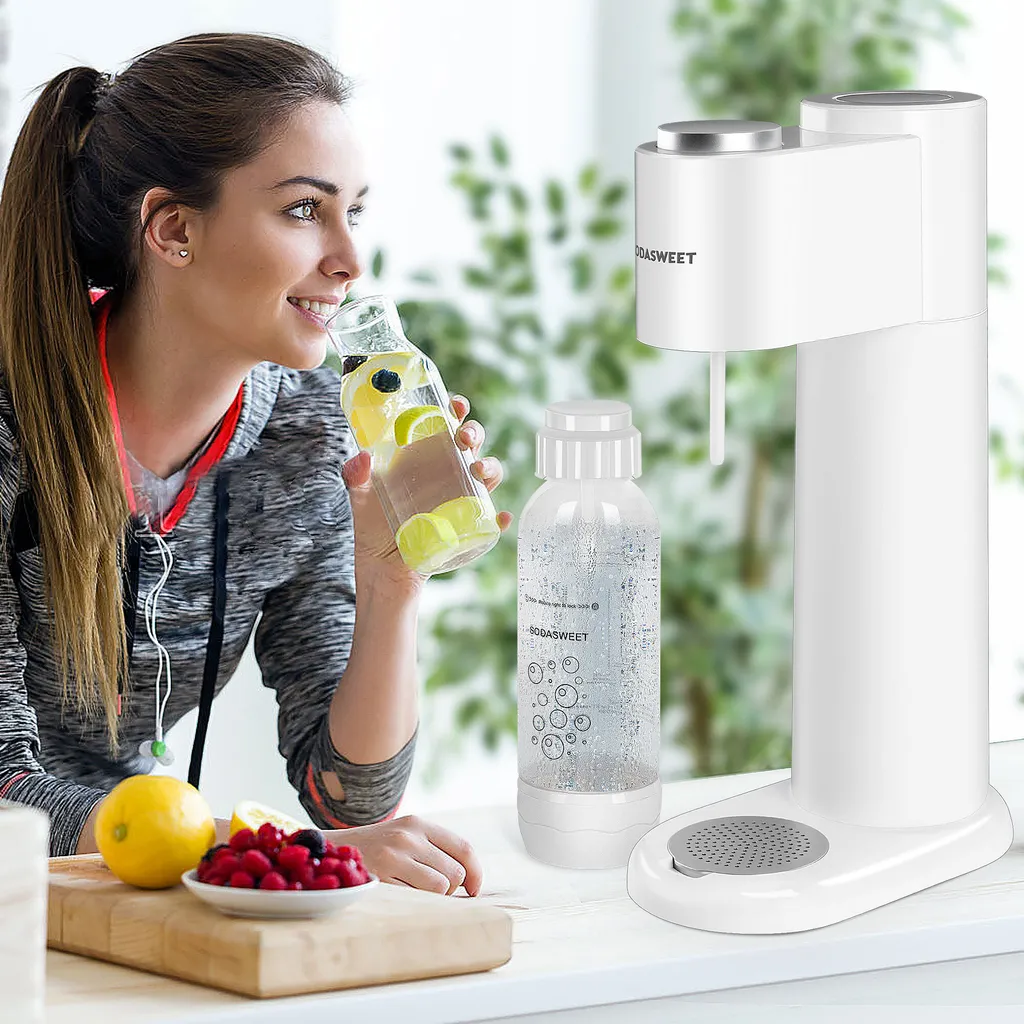 SODASWEET Wassersprudler-Set, Sodawasser Maschine Soda Maker Mit 1x CO2 Zylinder(425g Kohlensäure Für 60L Wasser), 1x 1L PET-Flasche, Ideal Für Zuhause, Bar, Restaurant Usw. 5 SODASWEET Wassersprudler-Set, Sodawasser Maschine Soda Maker Mit 1x CO2 Zylinder(425g Kohlensäure Für 60L Wasser), 1x 1L PET-Flasche, Ideal Für Zuhause, Bar, Restaurant Usw. – Bild 5