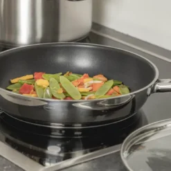 Rösle RÖSLE ELEGANCE Bratpfanne Ø 28 Cm, Edelstahl 18/10, Universalpfanne Mit Antihaftversiegelung ProPlex, Spülmaschinen-, Backofen- Und Induktionsgeeignet 9 Rösle RÖSLE ELEGANCE Bratpfanne Ø 28 Cm, Edelstahl 18/10, Universalpfanne Mit Antihaftversiegelung ProPlex, Spülmaschinen-, Backofen- Und Induktionsgeeignet -Brutzellust Verkaufsgeschäft 351d01b255c87bb8f08ea55938793391