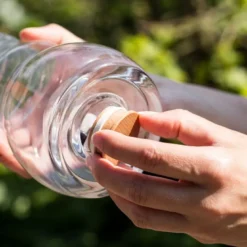 Wasserkaraffe Cadus Mit Olivenholzdeckel Und Edelsteinen -Brutzellust Verkaufsgeschäft 392c6157b07b4c01a4fcafae0b198c39