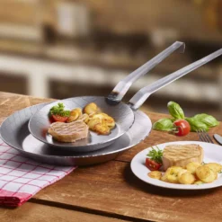 GSW Pfannen-Set Gastro Traditionell Eisen Geschmiedet 2 Tlg., Eisen, Bratpfanne ø Ca. 20 X H 3,0cm / ø Ca. 28 X H 3,8cm 5 GSW Pfannen-Set Gastro Traditionell Eisen Geschmiedet 2 Tlg., Eisen, Bratpfanne ø Ca. 20 X H 3,0cm / ø Ca. 28 X H 3,8cm -Brutzellust Verkaufsgeschäft 52566a663ab632bbf97847b02a45dc5a