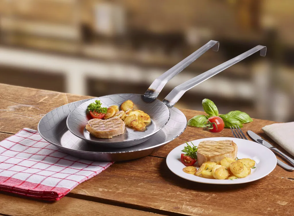 GSW Pfannen-Set Gastro Traditionell Eisen Geschmiedet 2 Tlg., Eisen, Bratpfanne ø Ca. 20 X H 3,0cm / ø Ca. 28 X H 3,8cm 3 GSW Pfannen-Set Gastro Traditionell Eisen Geschmiedet 2 Tlg., Eisen, Bratpfanne ø Ca. 20 X H 3,0cm / ø Ca. 28 X H 3,8cm – Bild 3