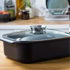 Food Appeal Black Marble Kasserolle, Kochtopf, Röster Mit Aromatischem Glasdeckel, Anti-haft Beschichtung | Schwarzes Marmor Design | Für Gasherd, Induktionsherd, Keramikherd Und Elektroherd 9 Food Appeal Black Marble Kasserolle, Kochtopf, Röster Mit Aromatischem Glasdeckel, Anti-haft Beschichtung | Schwarzes Marmor Design | Für Gasherd, Induktionsherd, Keramikherd Und Elektroherd -Brutzellust Verkaufsgeschäft 579410ccc96411c592f50956133ee066