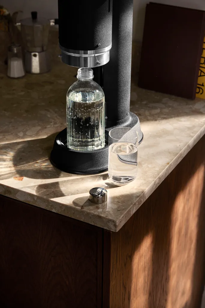 AARKE Wassersprudler Carbonator Pro Mattte Black Schwarz Glasflasche Edelstahl 5 AARKE Wassersprudler Carbonator Pro Mattte Black Schwarz Glasflasche Edelstahl – Bild 5