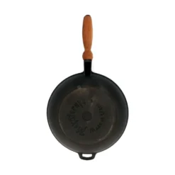 Gusseisenpfanne - Bratpfanne - Tiefe Pfanne Mit Holzgriff - Maysternya - 28 Cm 7 Gusseisenpfanne - Bratpfanne - Tiefe Pfanne Mit Holzgriff - Maysternya - 28 Cm -Brutzellust Verkaufsgeschäft 7cec590209f285fa834292cebe8fcb25