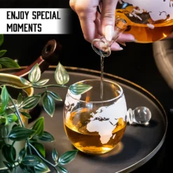 Whisiskey - Whisky Karaffe - Geschenke Für Männer - Komplette Whiskey Set - Globus - 900ML – Inkl. 4 Whisky Steine, 4 Whisky Gläser & Ausgießer - Whisky Dekanter – Whiskygläser - Natursteine -Brutzellust Verkaufsgeschäft 95823dbaa38fd3a221805454c42b5f82