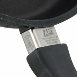 AMT Gastroguss I-528 Bratpfanne, 28 Cm Max. Durchmesser, Gusseisen/Gussaluminium, Induktionsherd-geeignet, Antihaftbeschichtung -Brutzellust Verkaufsgeschäft 999b84383b11e9861781af6c42e9e2a1