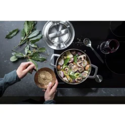 Fiskars Topf Norden Stahltopf 3L 13 Fiskars Topf Norden Stahltopf 3L -Brutzellust Verkaufsgeschäft 9f927bdbe20644e4c6c00c57808c7763