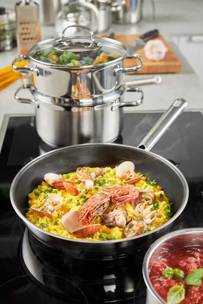 Rösle RÖSLE ELEGANCE Bratpfanne Ø 28 Cm, Edelstahl 18/10, Universalpfanne Mit Antihaftversiegelung ProPlex, Spülmaschinen-, Backofen- Und Induktionsgeeignet 2 Rösle RÖSLE ELEGANCE Bratpfanne Ø 28 Cm, Edelstahl 18/10, Universalpfanne Mit Antihaftversiegelung ProPlex, Spülmaschinen-, Backofen- Und Induktionsgeeignet – Bild 2