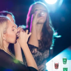 Relaxdays Tic Tac Toe Trinkspiel XL -Brutzellust Verkaufsgeschäft d36563ff6f226b0c5911e902414cd3ad