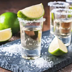 Shotgläser Set 12 Gläser Inklusive Ausgießhilfe -Brutzellust Verkaufsgeschäft d5489ecfcbf179099ce0ff65c8561628